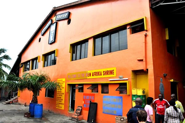 Ebe ntụrụndụ 7 kacha mma ga-agarịrị na Lagos. 6 Ebe ntụrụndụ na Lagos